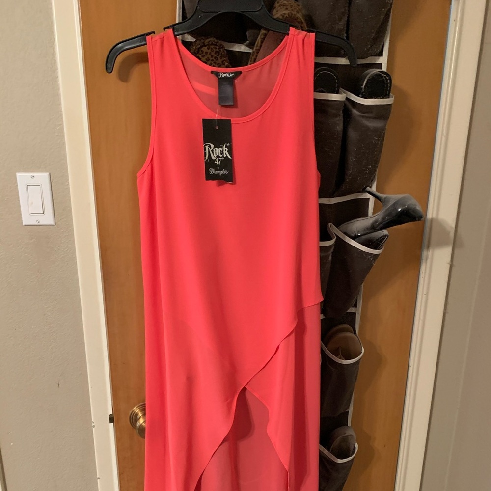 Hi low sleeveless blouse